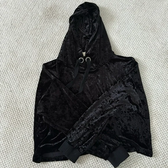 Velvet pullover - Picture 1 of 3